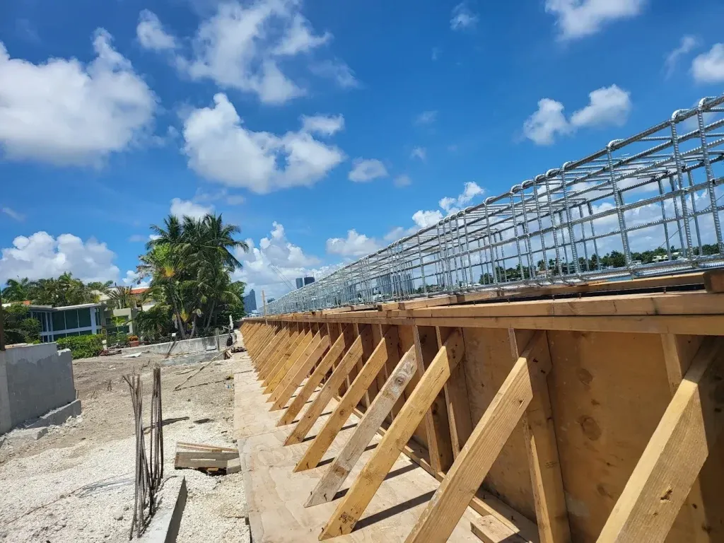 Repairing vs Replacing Seawalls and Bulkheads: Pros and Cons